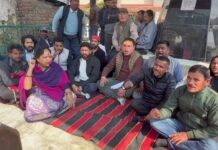 पौड़ी में गुलदार के आतंक पर भड़का जनाक्रोश, कांग्रेस नेत्री अरुणा कुमार धरने में शामिल